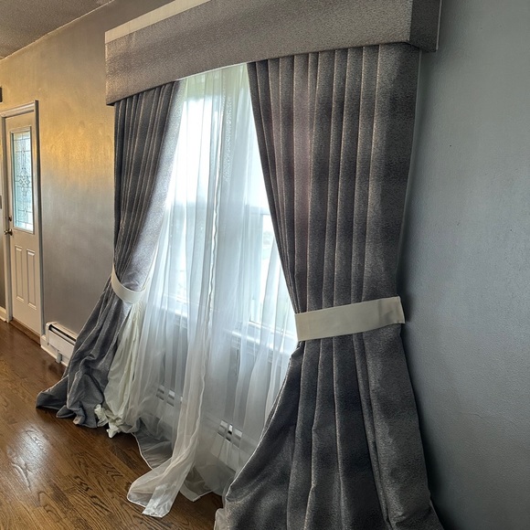 Silver curtains - Picture 4 of 8